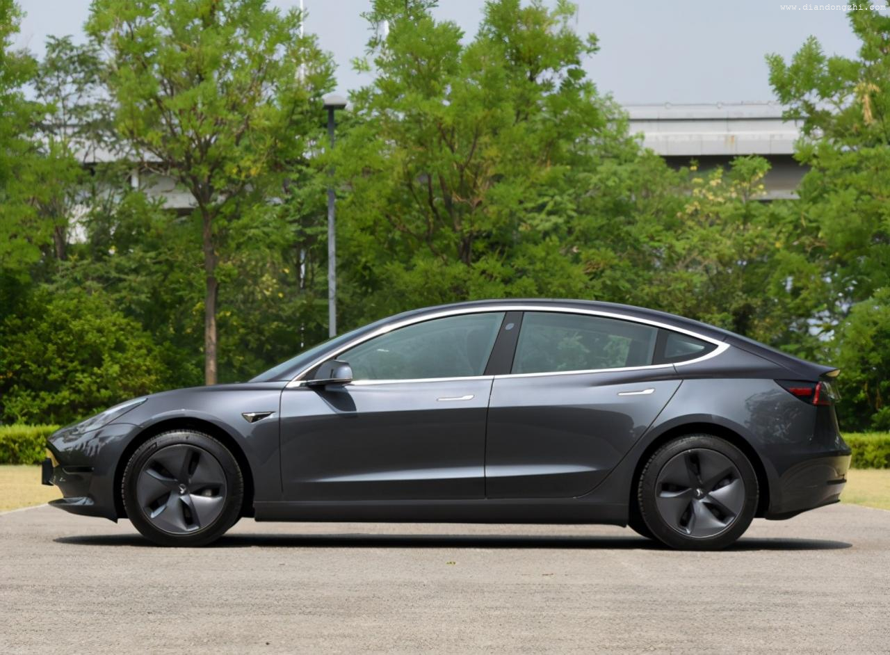 2020款Model 3终于上市了，长近4米7，内饰精致大气，破百3.4秒