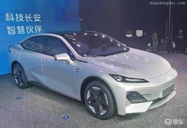 长安首款纯电轿车即将发售，4.5秒破百，续航1200km