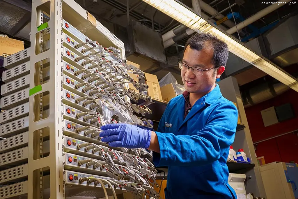 科学家研发新型锂电池：可在高温、极寒环境下正常工作