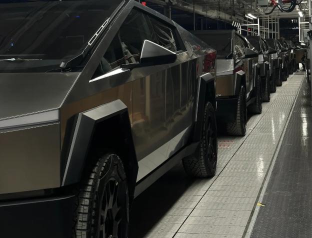 特斯拉Cybertruck暴跌真相:“未来战车”为何惨变库存之王? “未来战车”为何惨变库存之王?特斯拉Cybertruck暴跌真相 - Image 2