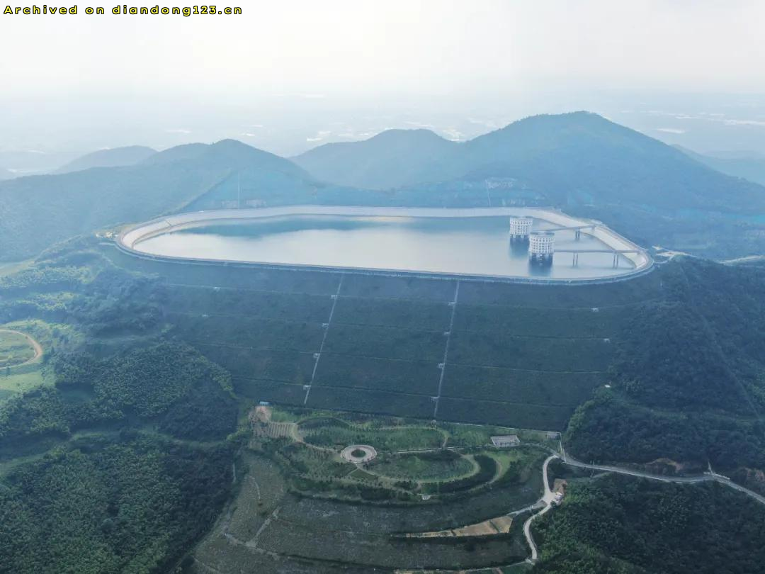 满电状态能给10万辆新能源汽车充满？什么“充电宝”容量这么大 - Image 6