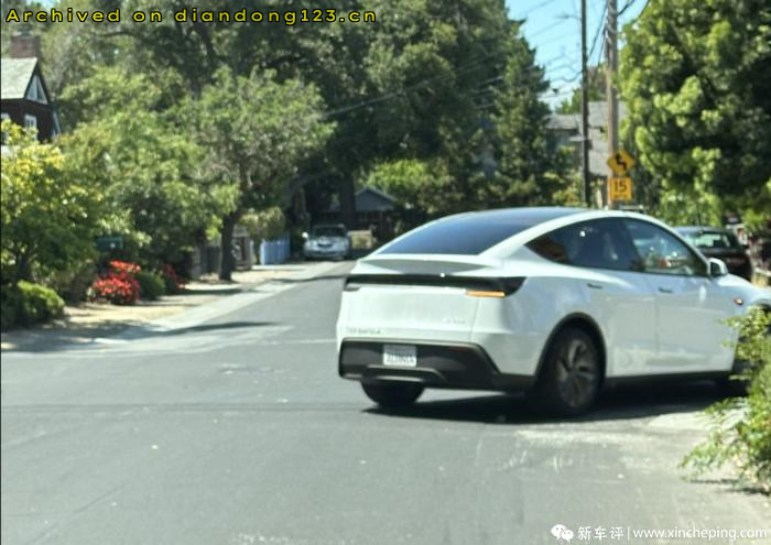首批配备HW5.0硬件的特斯拉无人驾驶Model Y即将交付 - Image 3