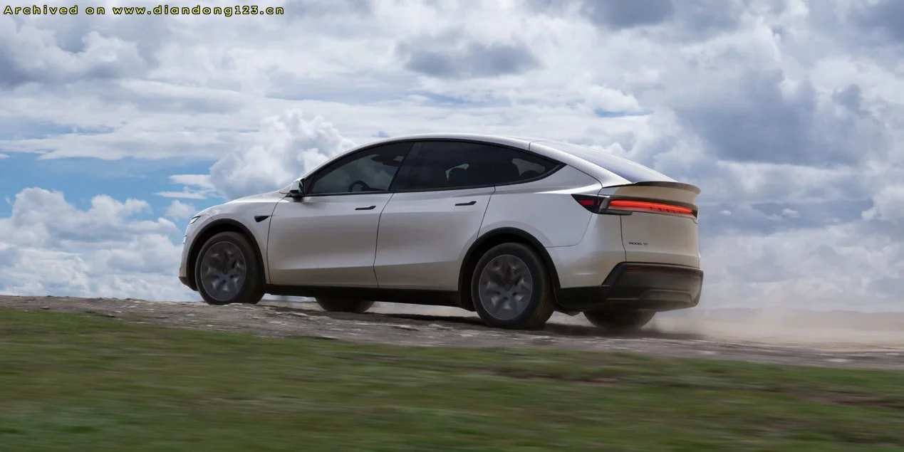 特斯拉发布六座版的豪华SUV“Model Y L”，售价33.9万元起！ - Image 7