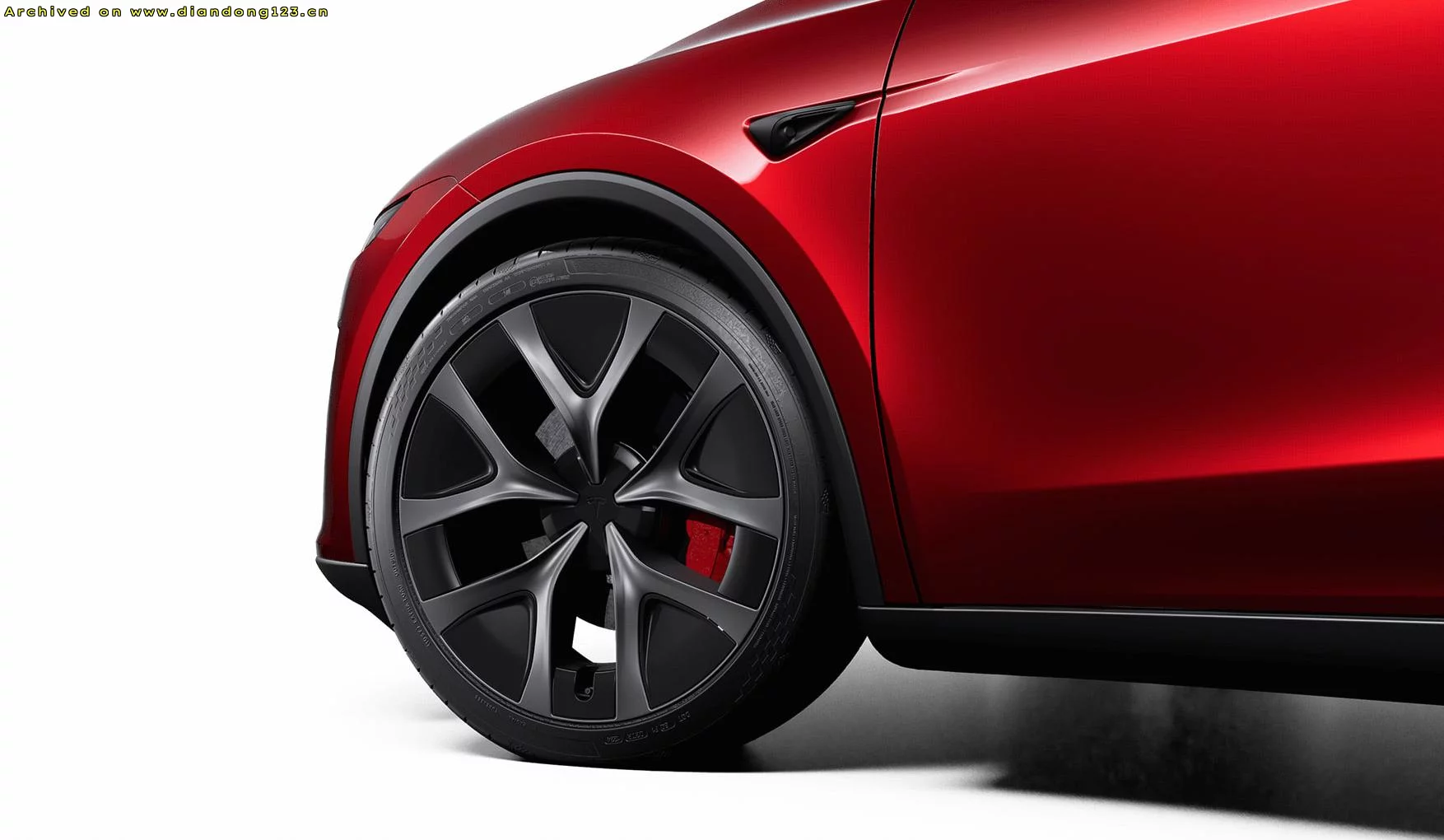 定价51万元？新款特斯拉Model Y的高性能版发布