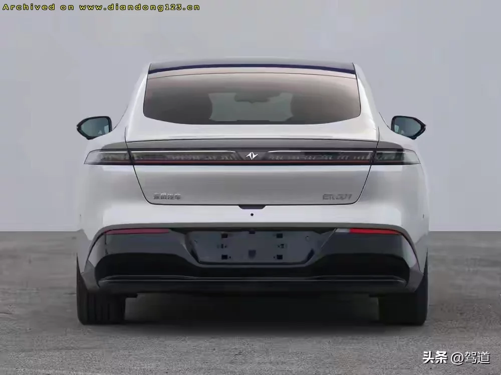 学电动滑板?全国首款轮毂电机乘用车亮相 - Image 5