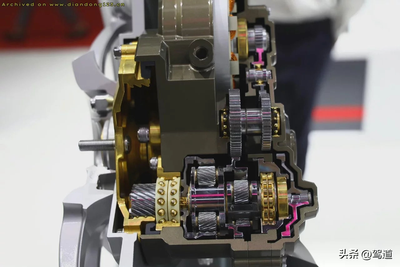 学电动滑板?全国首款轮毂电机乘用车亮相 - Image 4