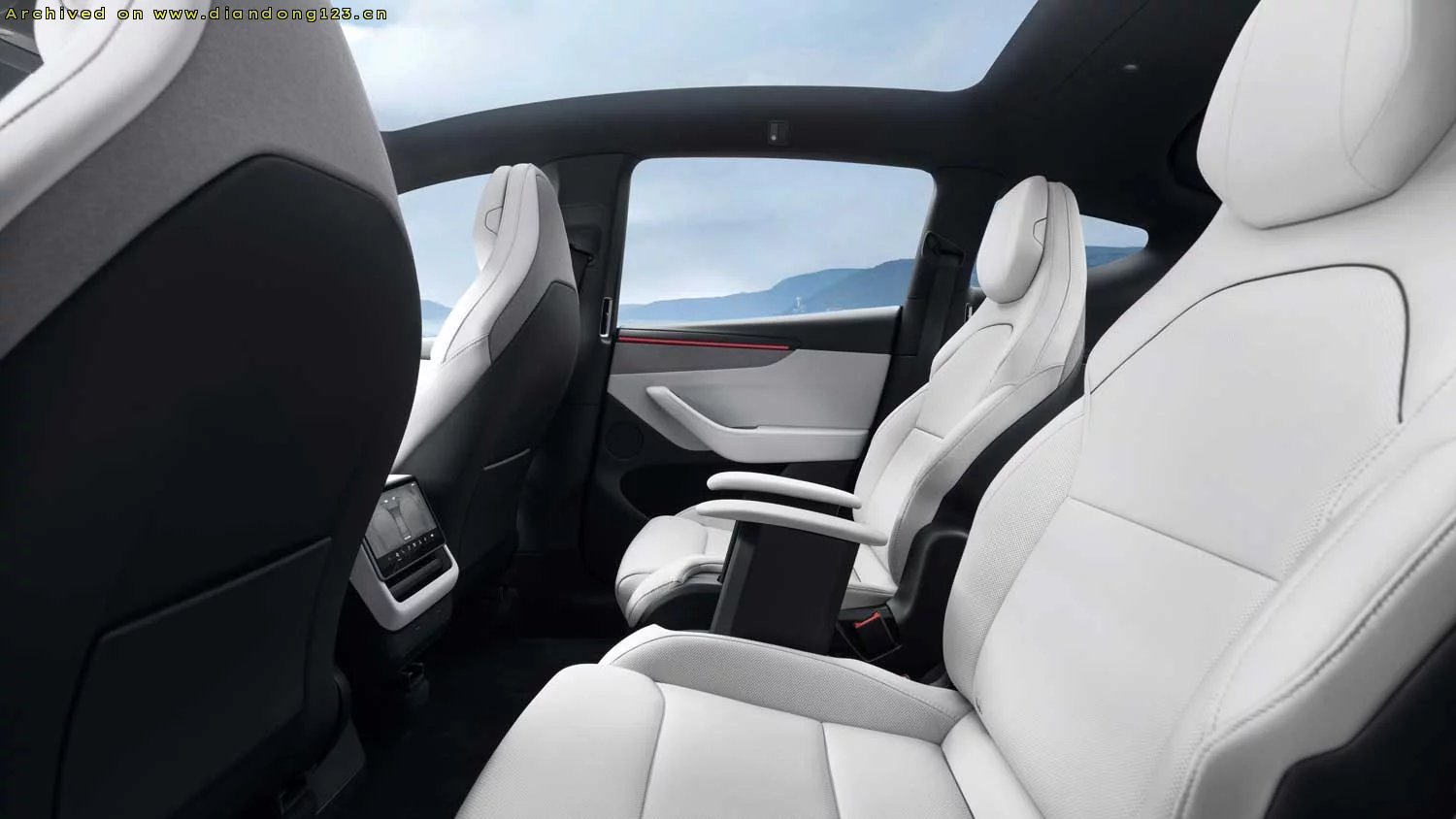 特斯拉 Model Y L 美国上市 六座加长版售 61990 美元 - Image 4