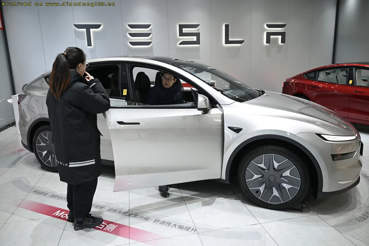 特斯拉六座版 Model Y L 美国首发 售价 61990 美元 - Image 1