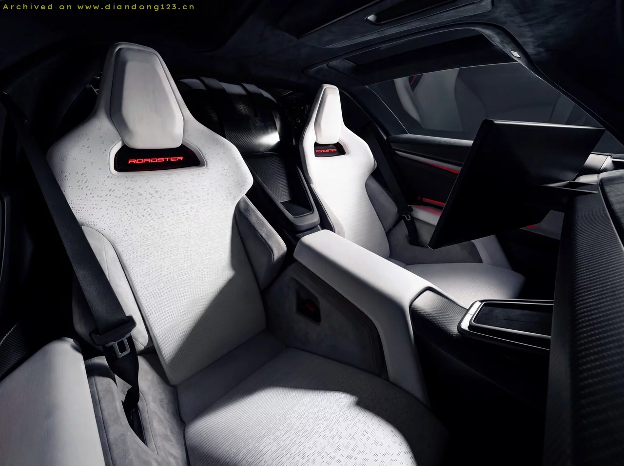 特斯拉发布搭载 SpaceX 推进器新款 Roadster - Image 4