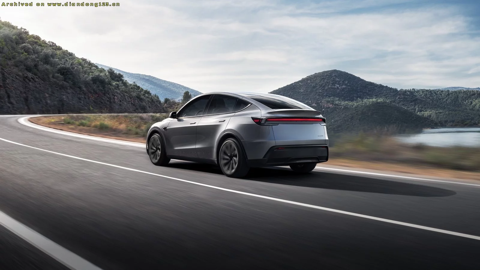 特斯拉新 Roadster 发布演示飞行能力 2028 年量产 - Image 4