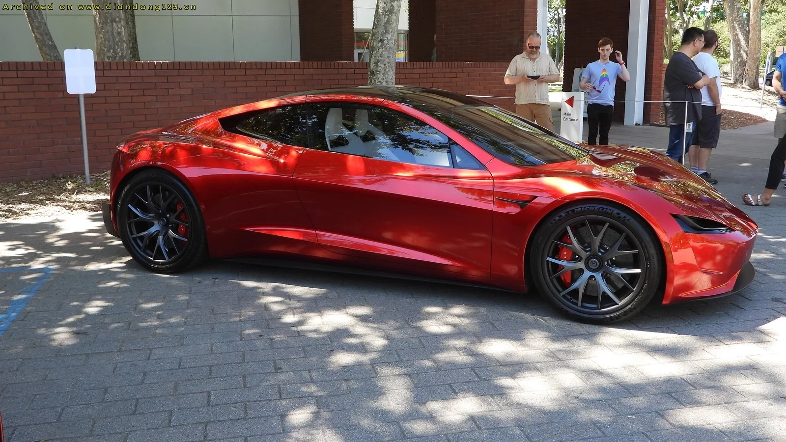 特斯拉新 Roadster 发布演示飞行能力 2028 年量产 - Image 7