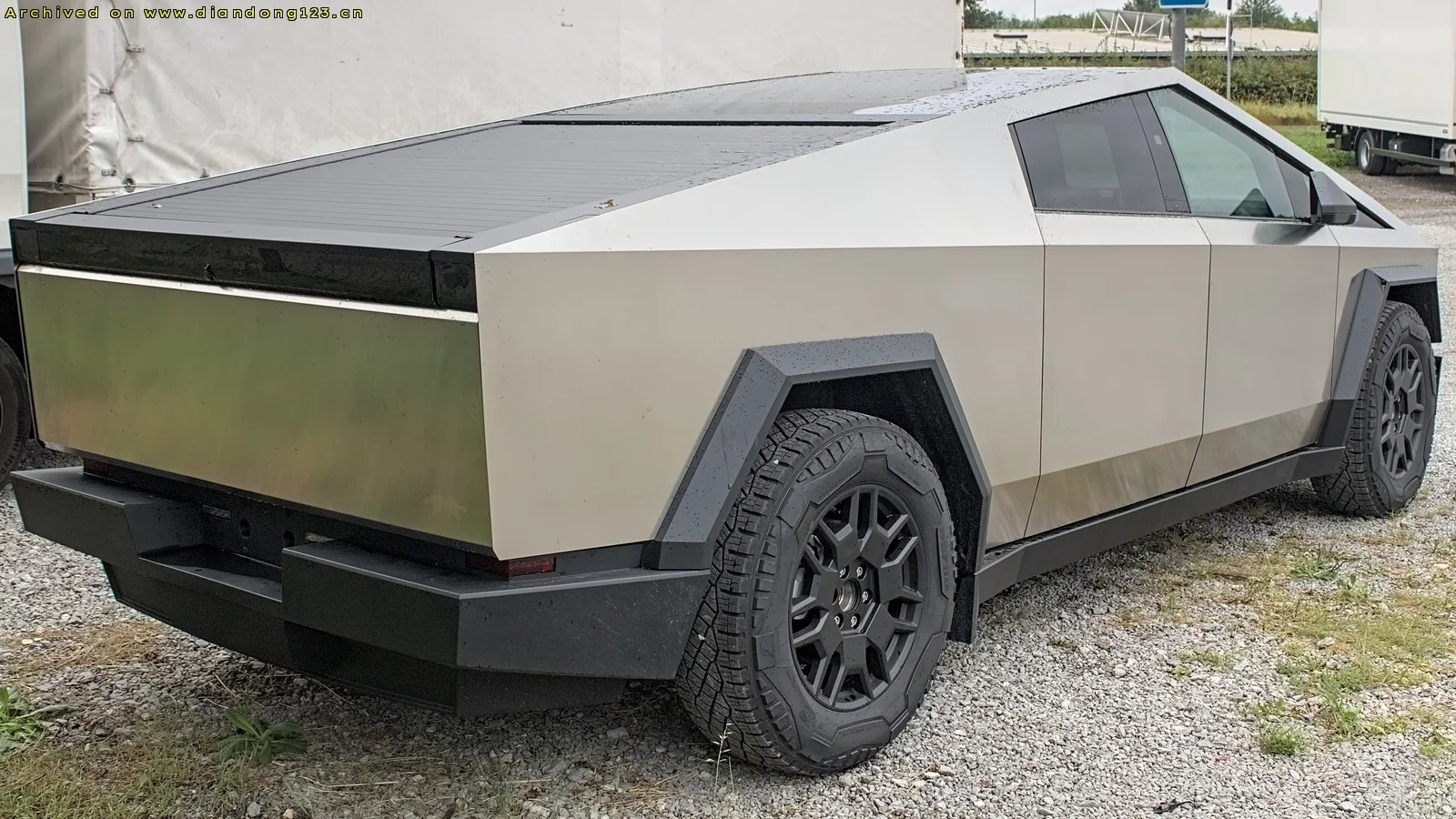 特斯拉新 Roadster 发布演示飞行能力 2028 年量产 - Image 15